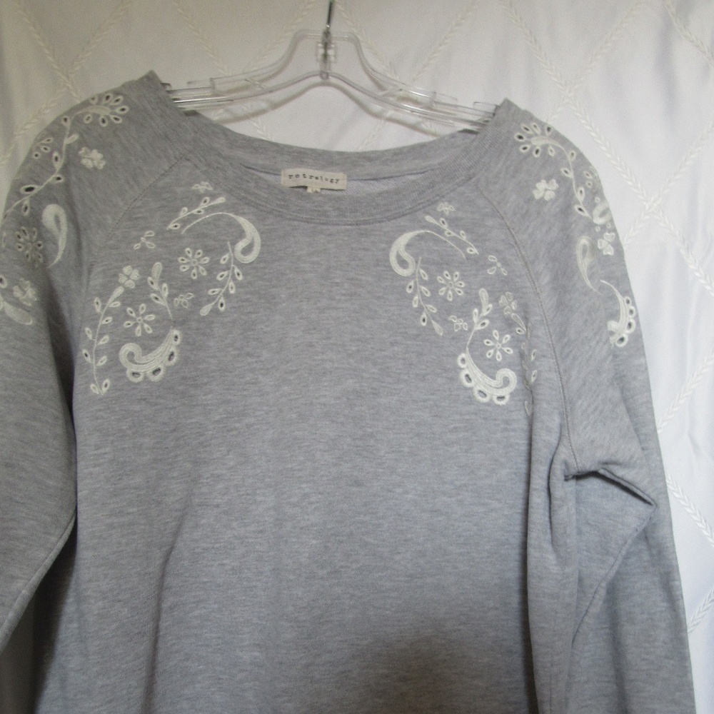 Retrology Applique Cutout Sweatshirt